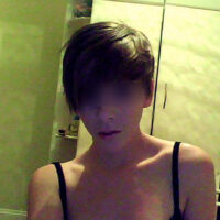 Jeune femme blanche élancée à Strasbourg cherchant son premier plan dans le X pour une rencontre coquine